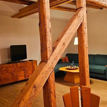 Wohnen Im Dreiseitenhof Mit Galerieschlafzimmer *